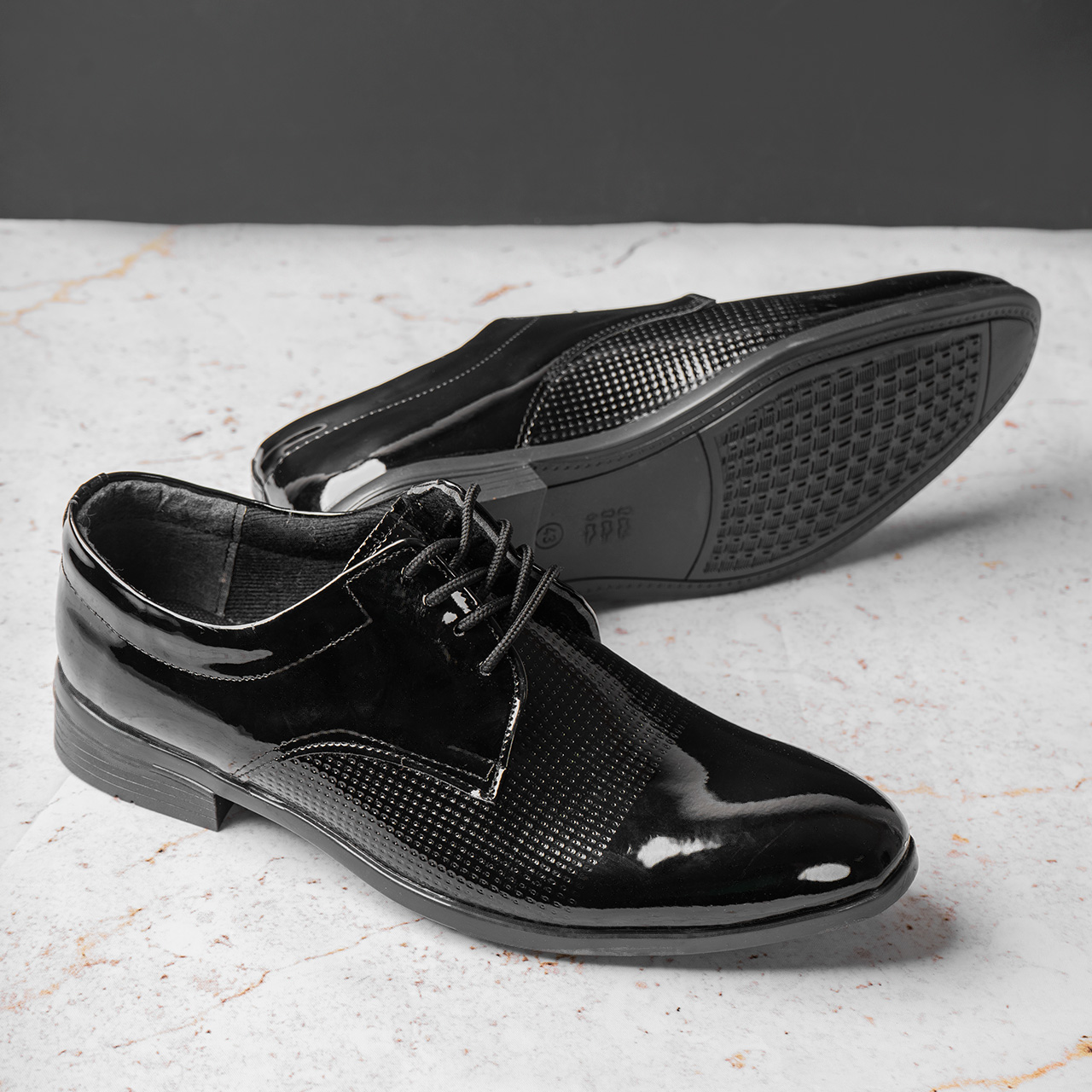 کفش مردانه ساده سوزنی ورنی مدل 64