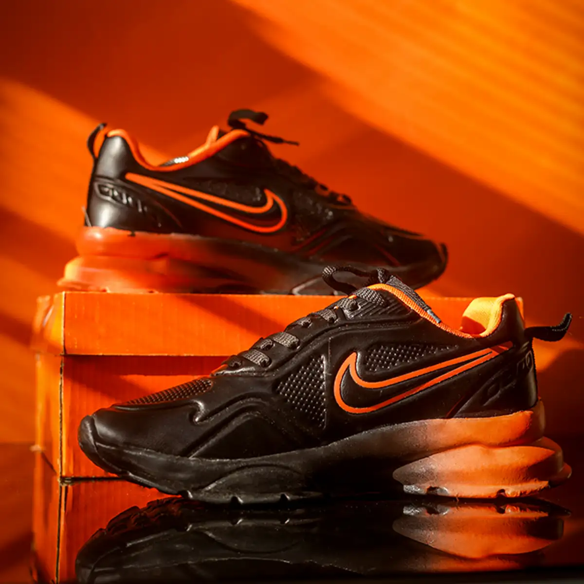 کفش ورزشی مردانه مشکی نارنجی مدل Arona